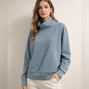 Kinesis Turtleneck Pullover Sweater in Dusty Blue